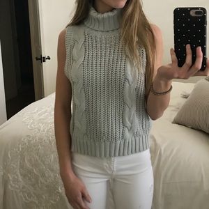 Kendall & Kylie Sleeveless Sweater size XS